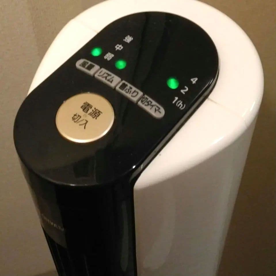 扇風機 白　アイリス タワーファン リモコン付 ハイタイプ