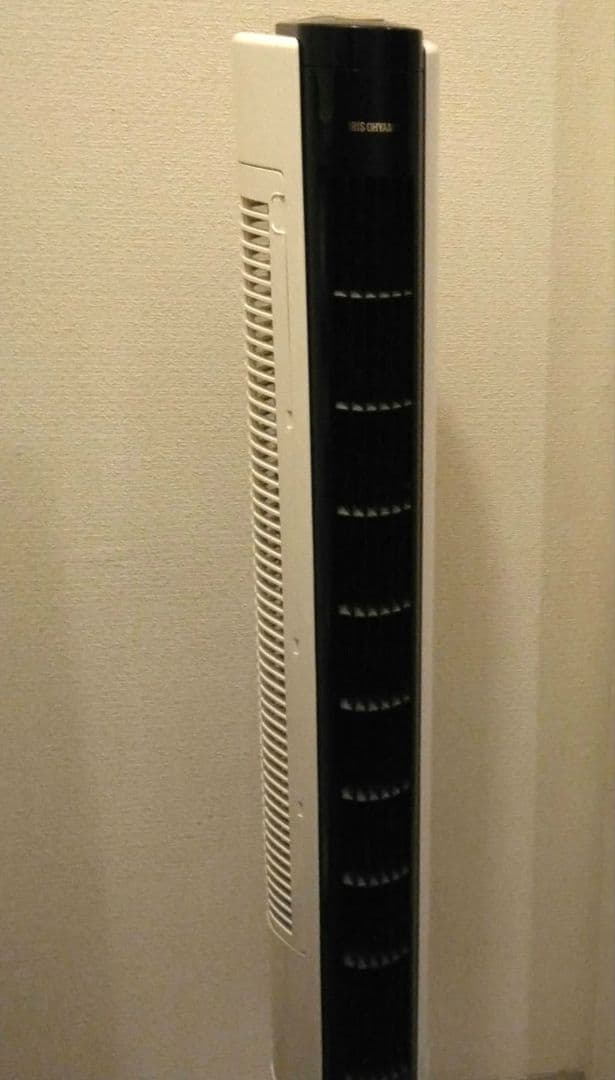 扇風機 白　アイリス タワーファン リモコン付 ハイタイプ