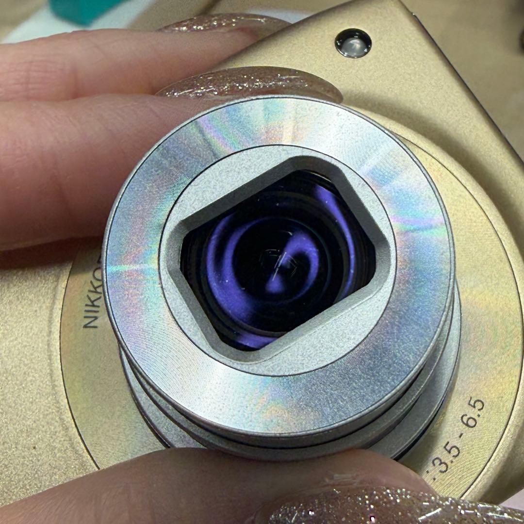 付属品有り　NICON COOIPIX S3300 カメラ　デジタルカメラ