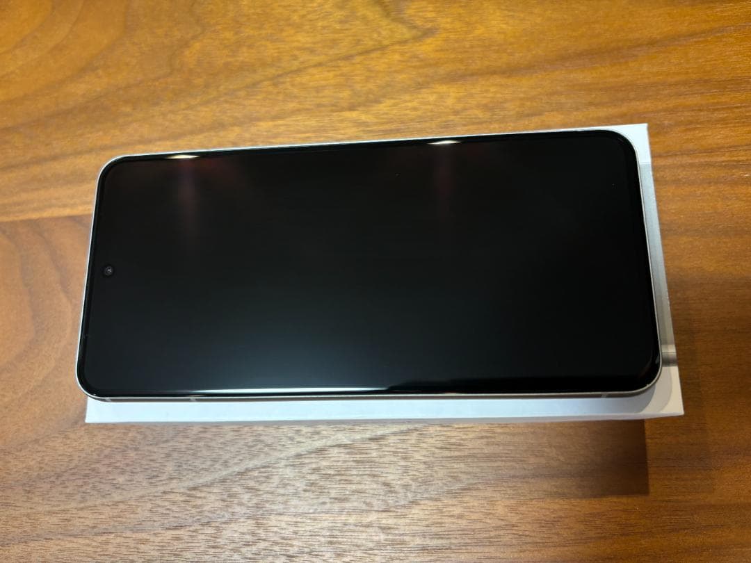 Google Pixel 8 128GB ヘーゼル 付属品未使用 おまけ付 美品