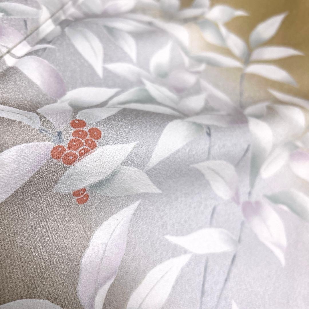 正絹　付け下げ《葉模様　実》