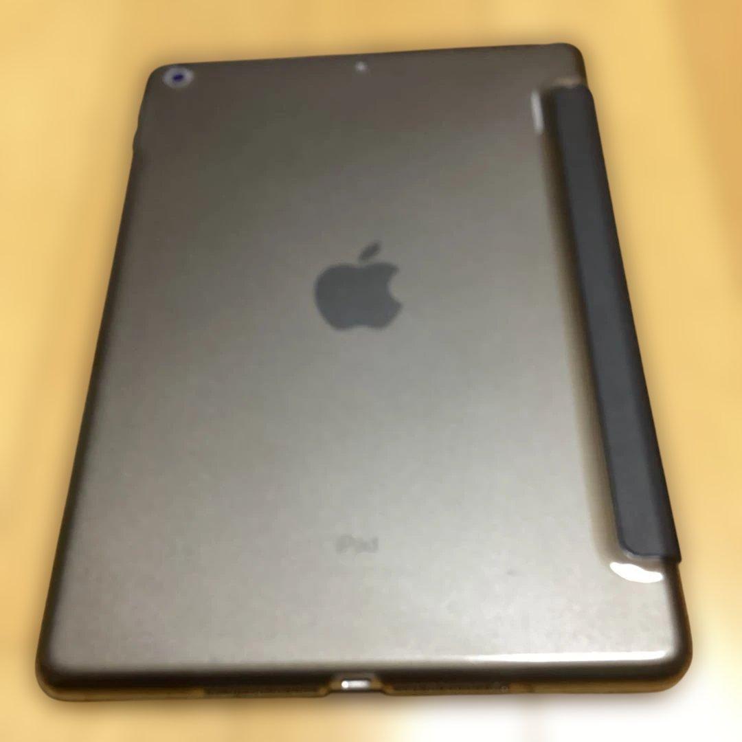 iPad (第5世代) スペースグレイ　３２GB Wi-Fi