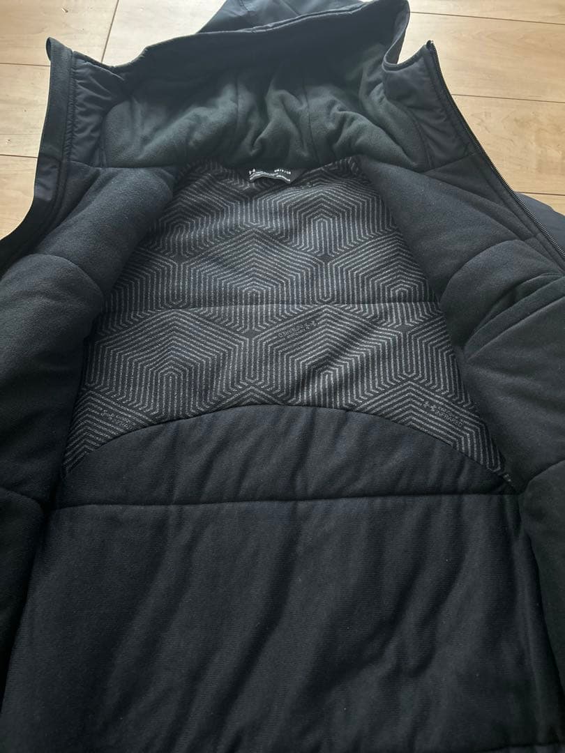 美品　アンダーアーマー　SM/P ベンチコート　グラウンドコート