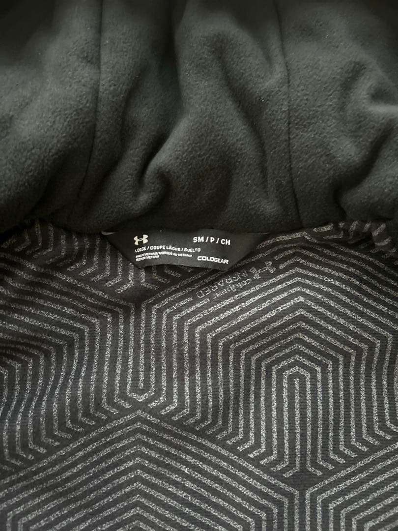 美品　アンダーアーマー　SM/P ベンチコート　グラウンドコート