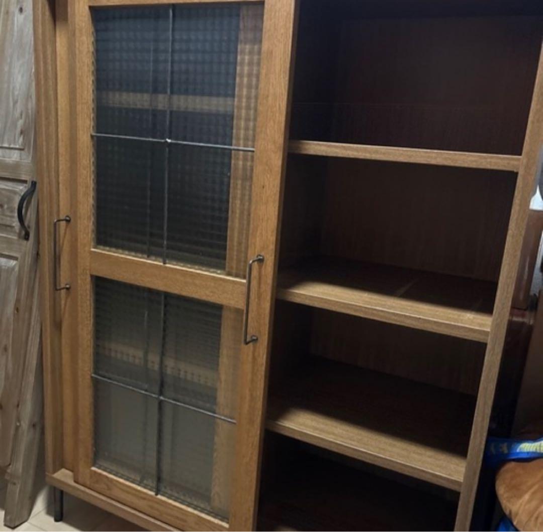 木製ガラス扉キャビネット　アンティーク　ヴィンテージ