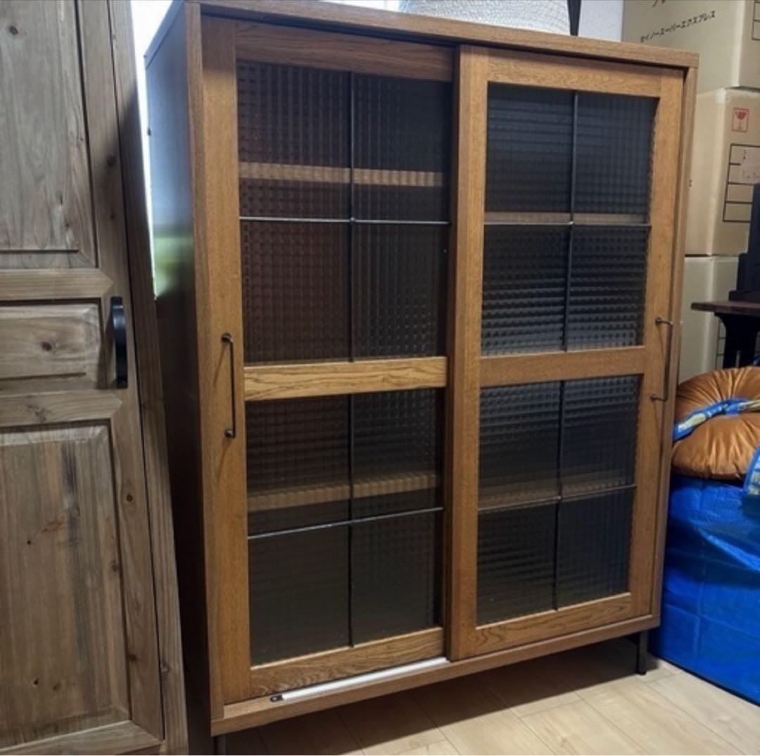 木製ガラス扉キャビネット　アンティーク　ヴィンテージ