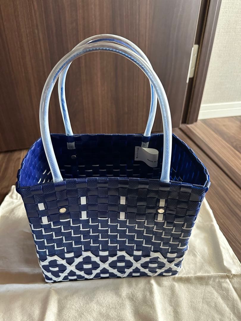 マルニMARNI ネイビー ホワイト かごバッグ
