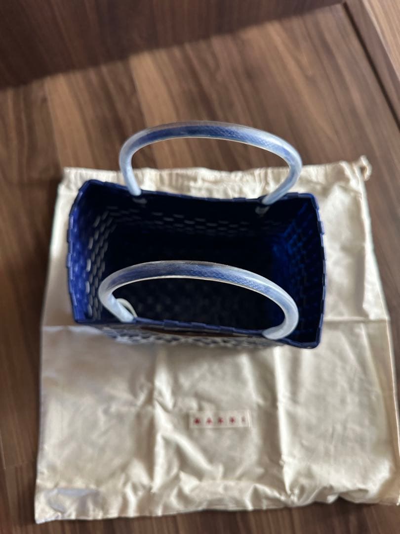マルニMARNI ネイビー ホワイト かごバッグ