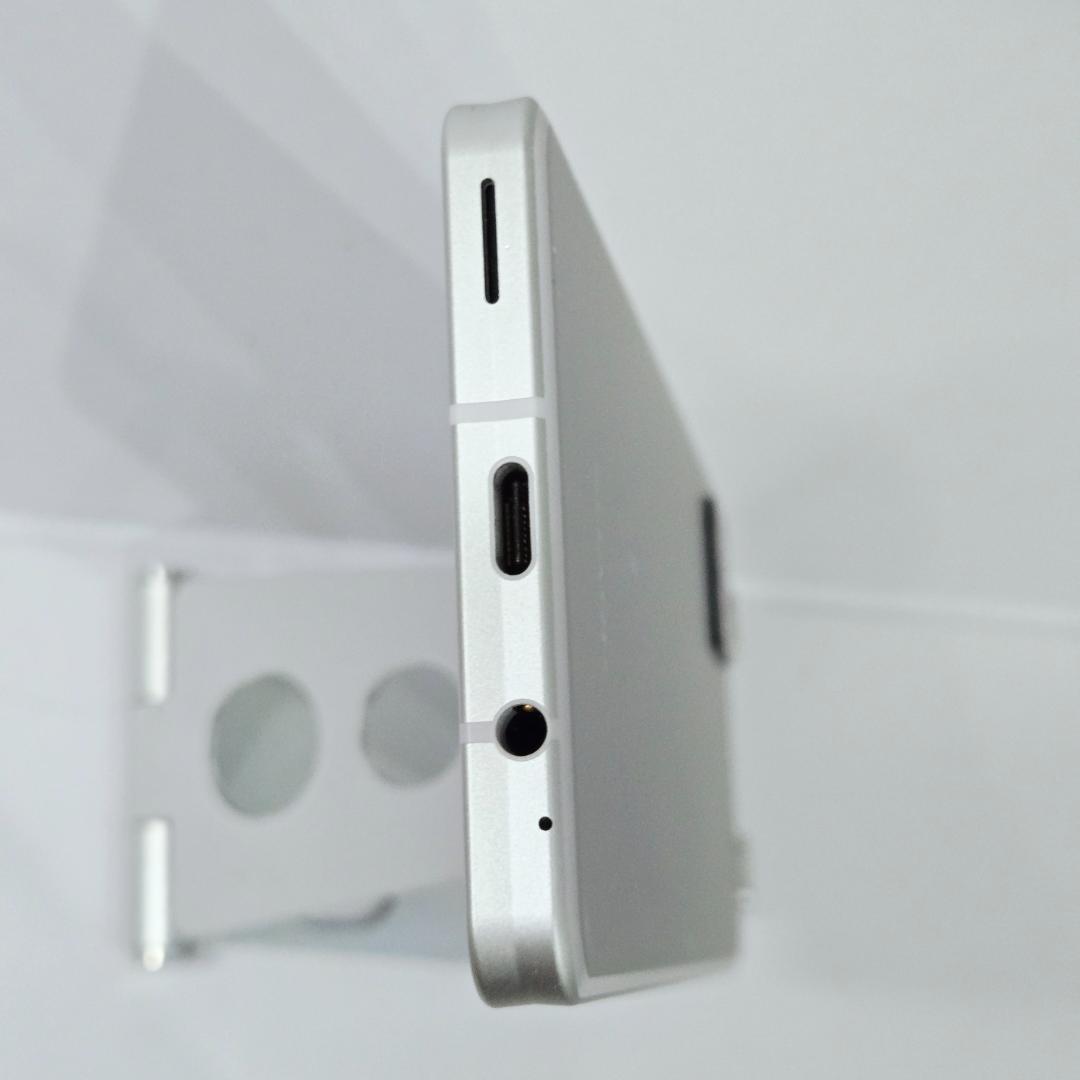 02 AQUOS sense6 シルバー SIMフリー 極美品