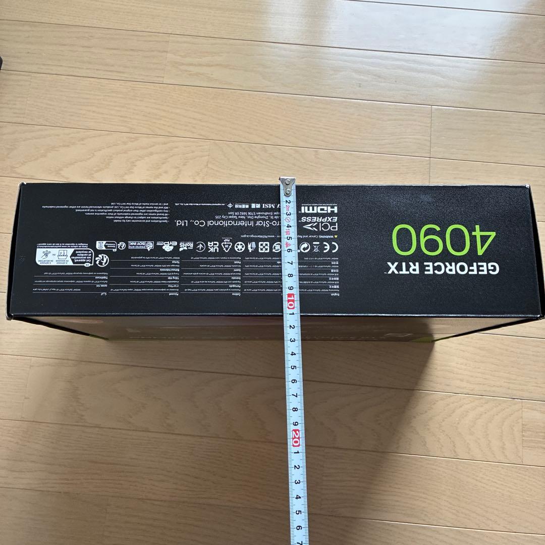 MSI RTX 4090 ヒートシンク　3連　ファン　バックプレート　LED