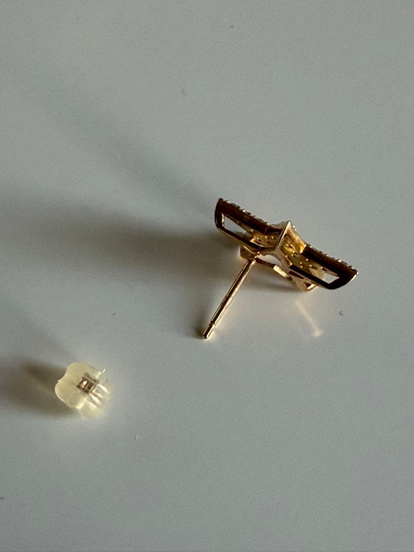 LKサロン　星型ピアス(片耳用)