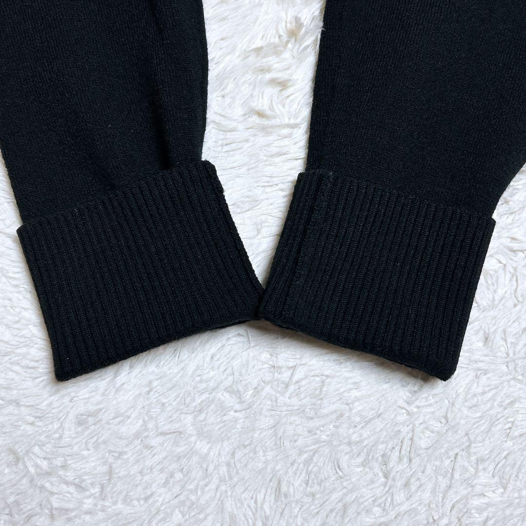 美品/N˚21　ビジューリップモチーフカーディガン　羽織り　ウール　ブラック