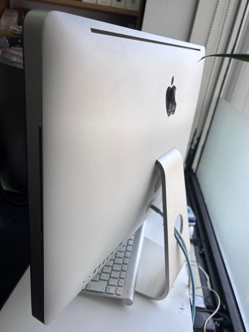 iMac 21.5インチ Mid 2010 8GB/SSD240GB換装済み