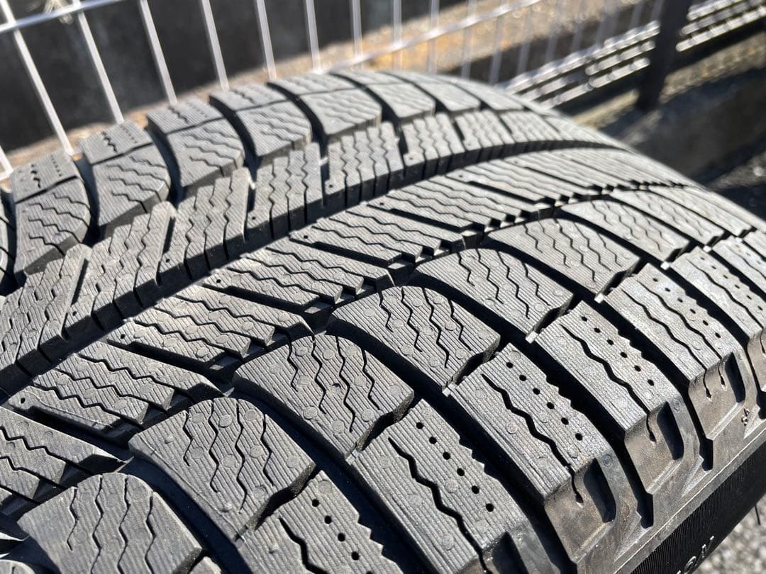 走行3千キロ未満 スタッドレスセットベンツCクラス Aクラス