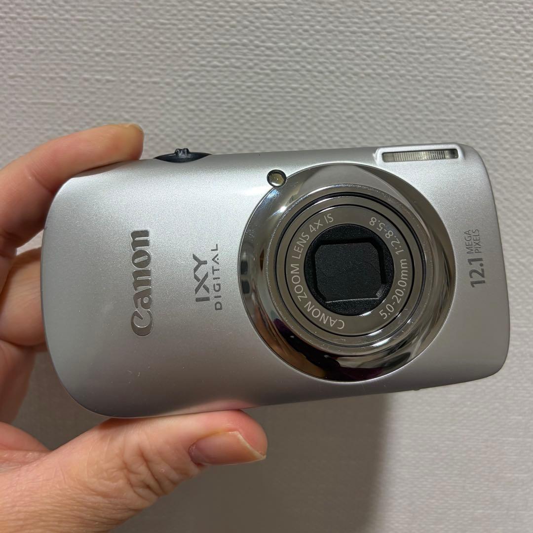 デジタルカメラ キャノン Canon IXY 510IS シルバー コンデジ美品
