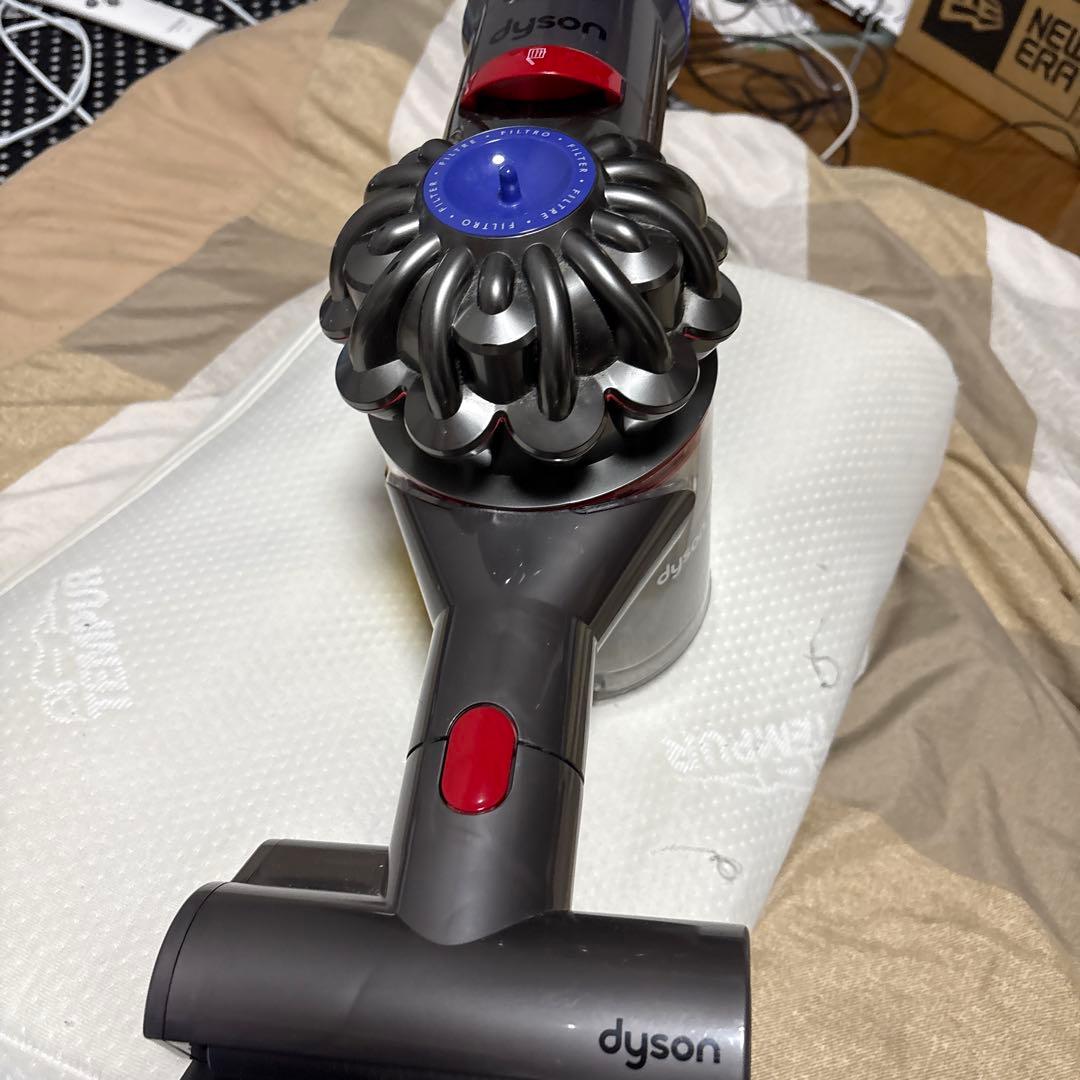 ダイソン　コードレスクリーナー　v7