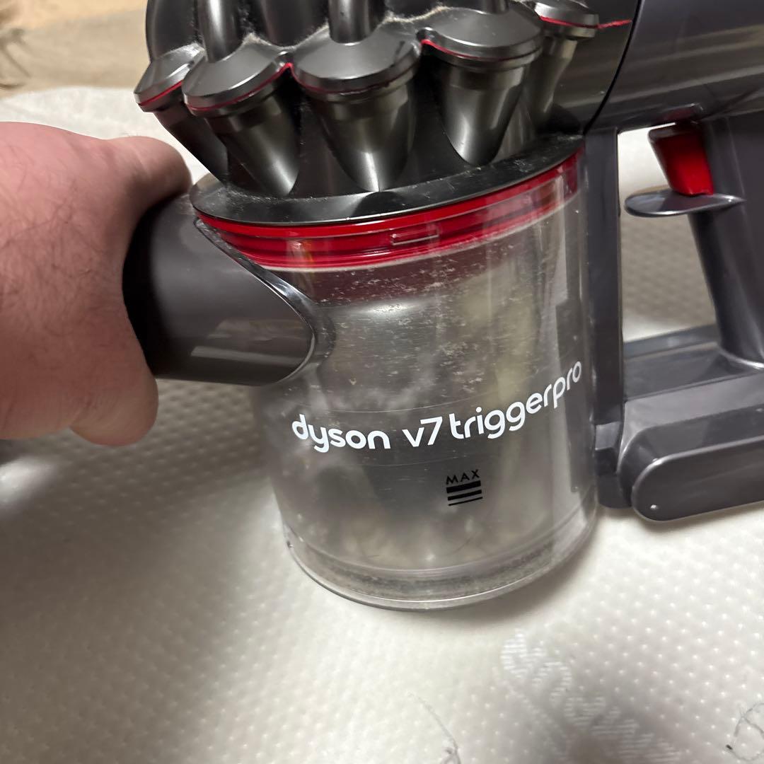 ダイソン　コードレスクリーナー　v7