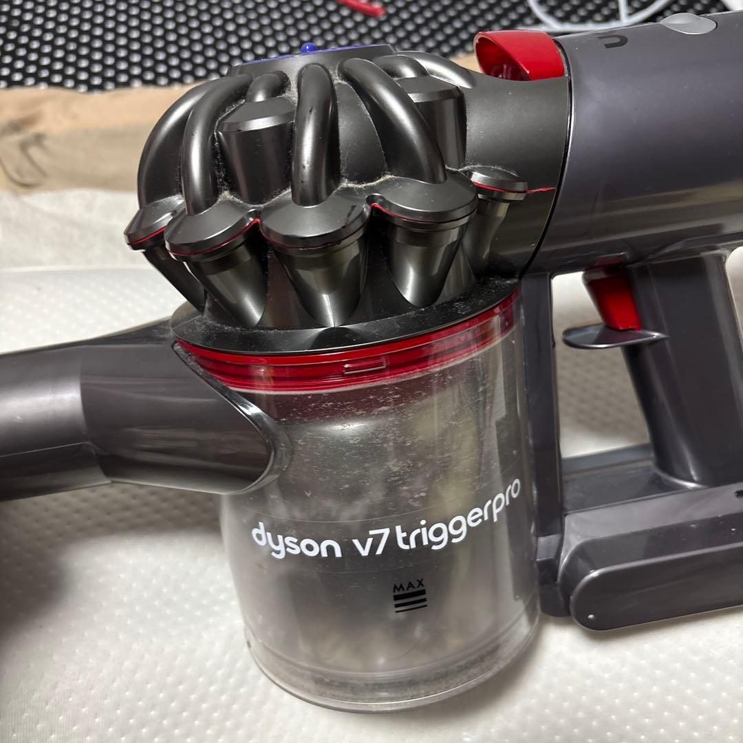 ダイソン　コードレスクリーナー　v7