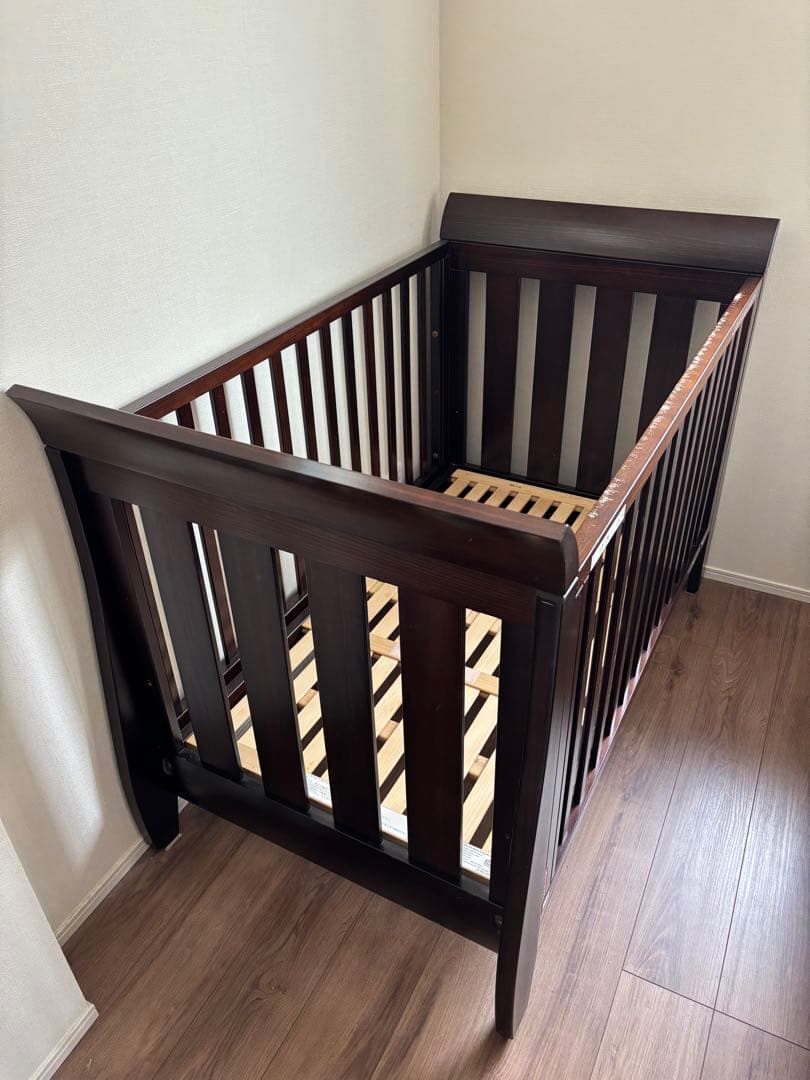 Boori ブーリ　スレイ ダークブラウン 木製 ベビーベッド布団付き