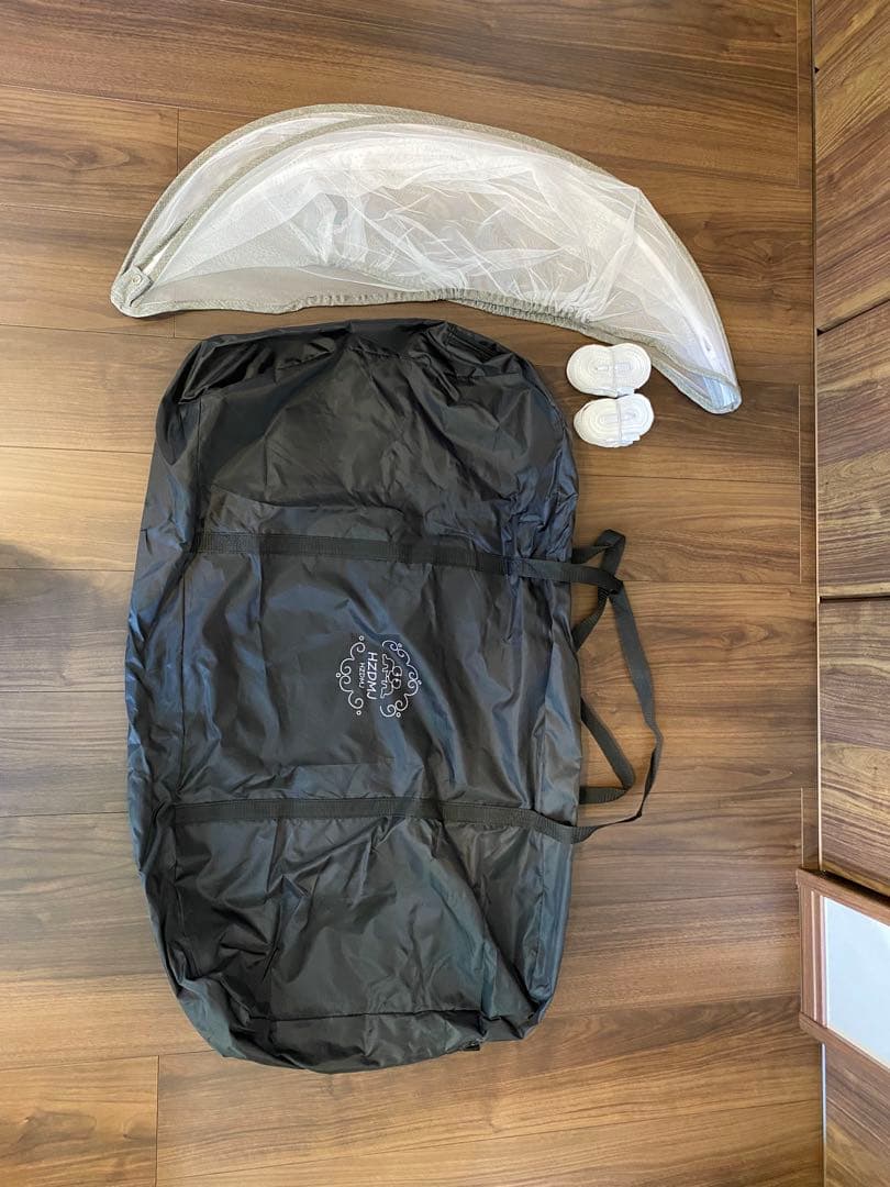 キャスター付きベビーベッド グレー