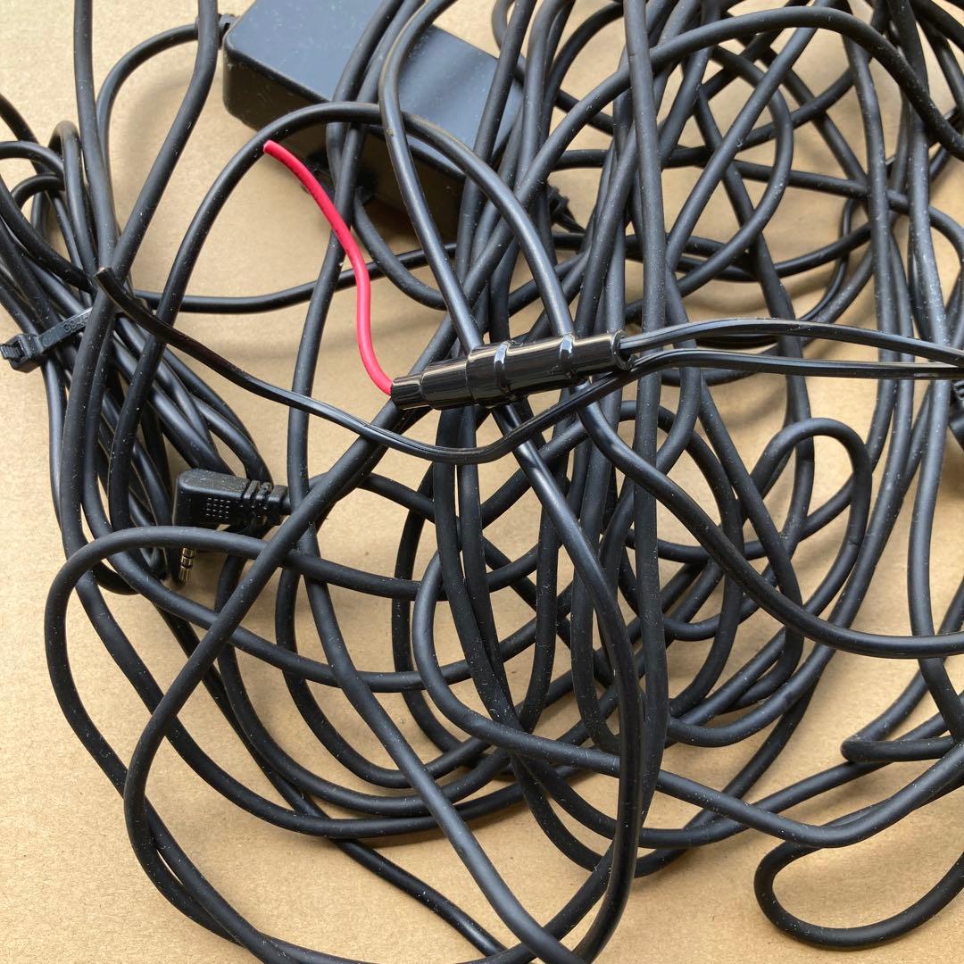 SN-TW9700d ドライブレコーダー 本体と付属品