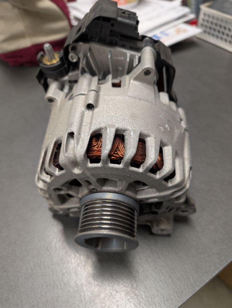 日産　C26　セレナ　オルタネーター　サブスターター