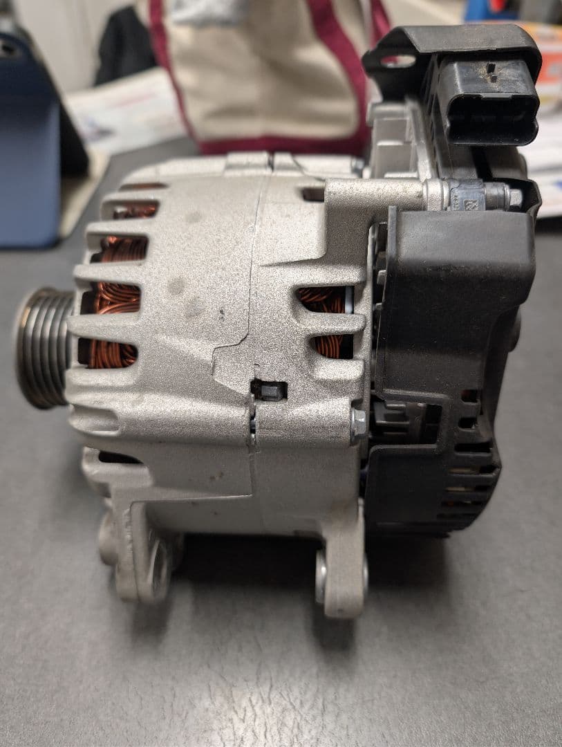 日産　C26　セレナ　オルタネーター　サブスターター