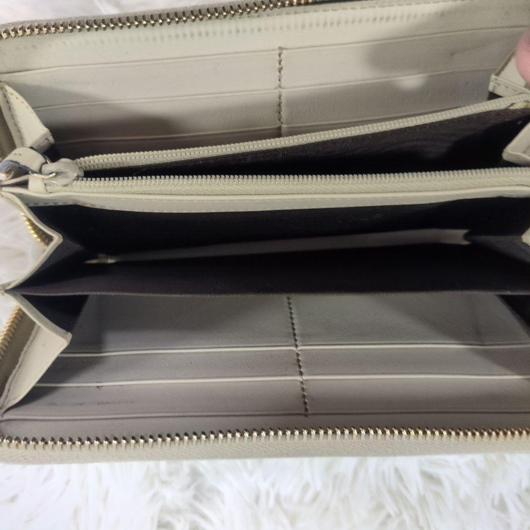 GUCCI 長財布 ラウンドジップ シマ 金プレート 型押し レザー ホワイト