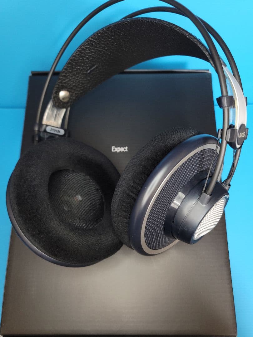 【美品】AKG K702