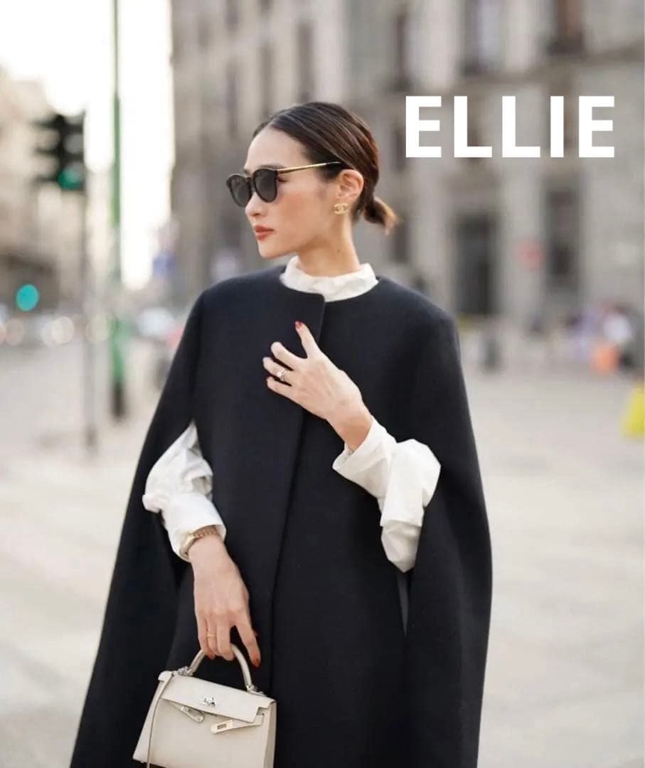 新品未使用！☆ELLIE☆ケープコート☆ブラック