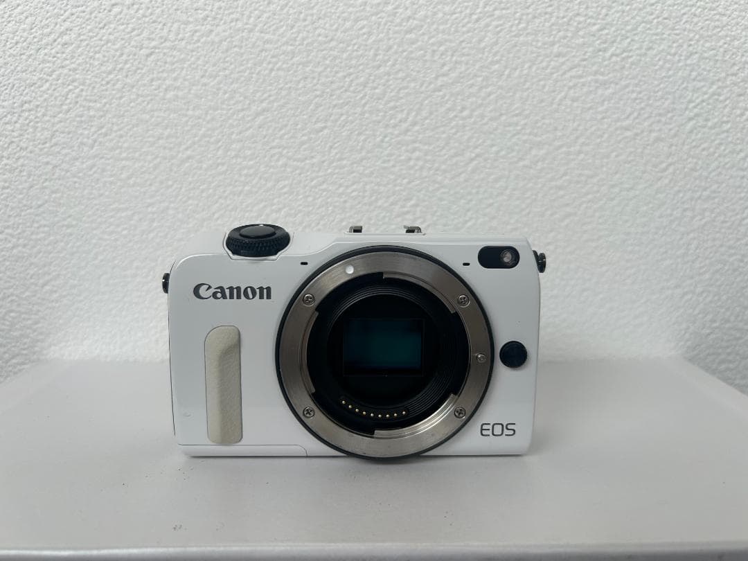 「美品」Canon EOS M2 ホワイト　ミラーレス一眼　コンパクトカメラ