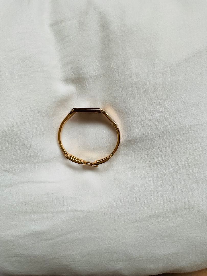 GUCCI グッチ　ゴールド　腕時計　文字盤シェル　1500L