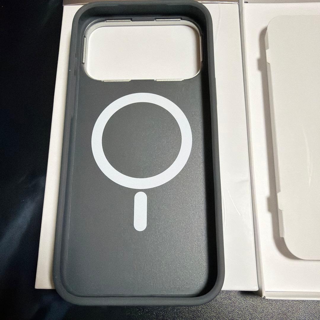 CASETiFYメタルウェーブケース iPhone17promax