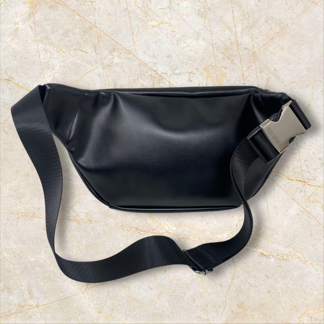 MARY QUANT エポビジューデイジーボディバッグ マリークワント ブラック