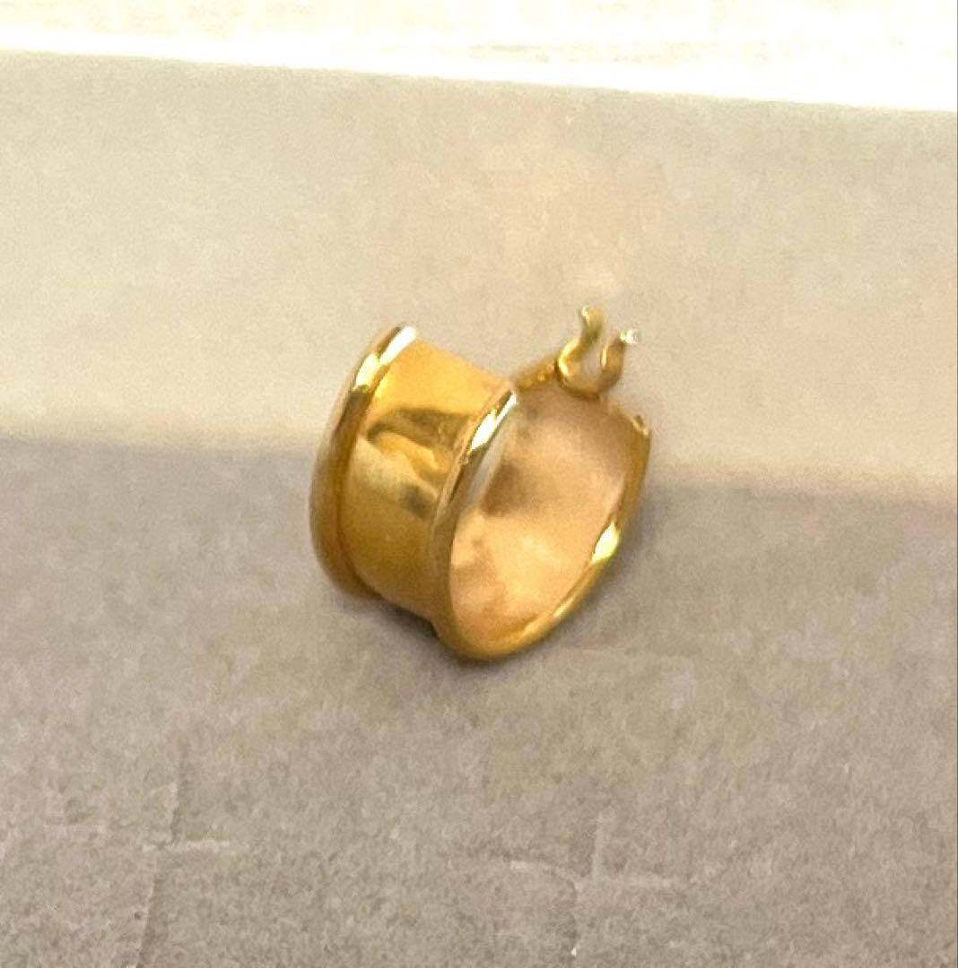 週末値引中　K18刻印あり18金　幅広フープピアス　片耳