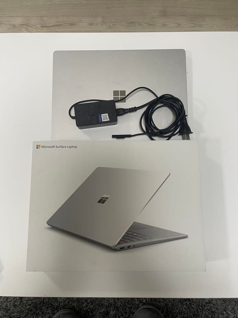 Surface Laptop2 core i5 SSD256GB 8世代　8GB