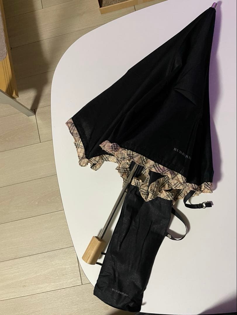 未使用　BURBERRY 晴雨兼用折りたたみ傘