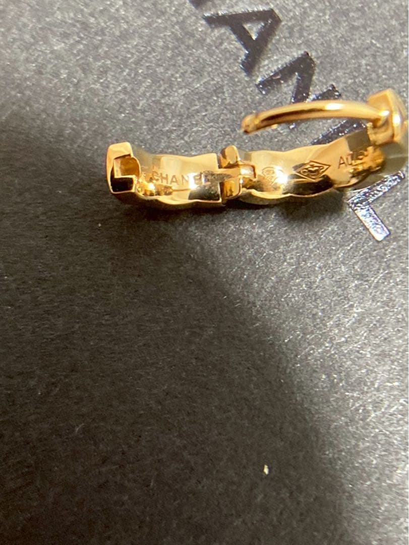 最終CHANELココクラッシュシングルフープピアス18金イエローゴールドシャネル