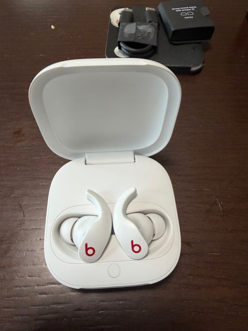 Beats Fit Pro ビーツフィット プロ　ホワイト　ワイヤレスイヤホン