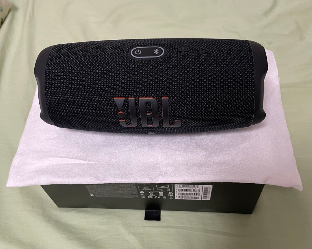 JBL Charge 5 カラー: ブラック