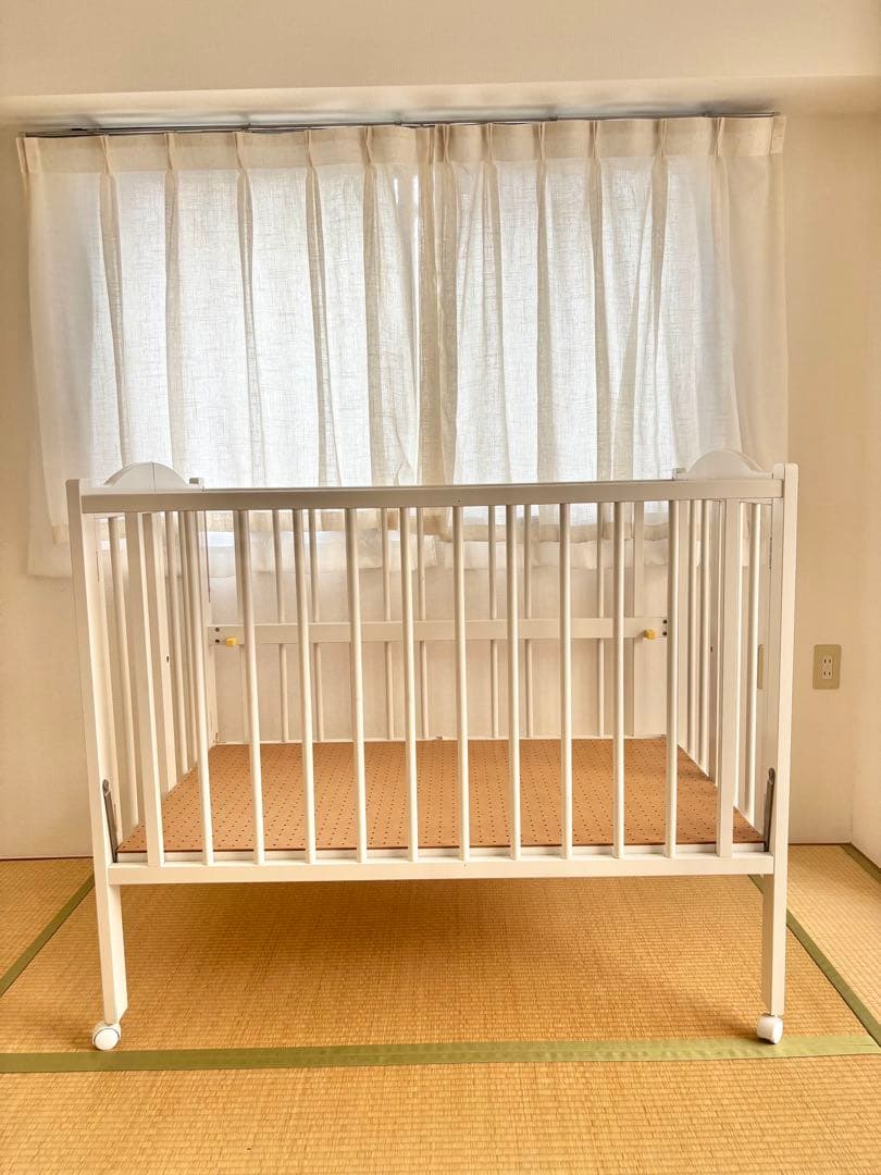 スリーピー木製ベビーベッド✳︎