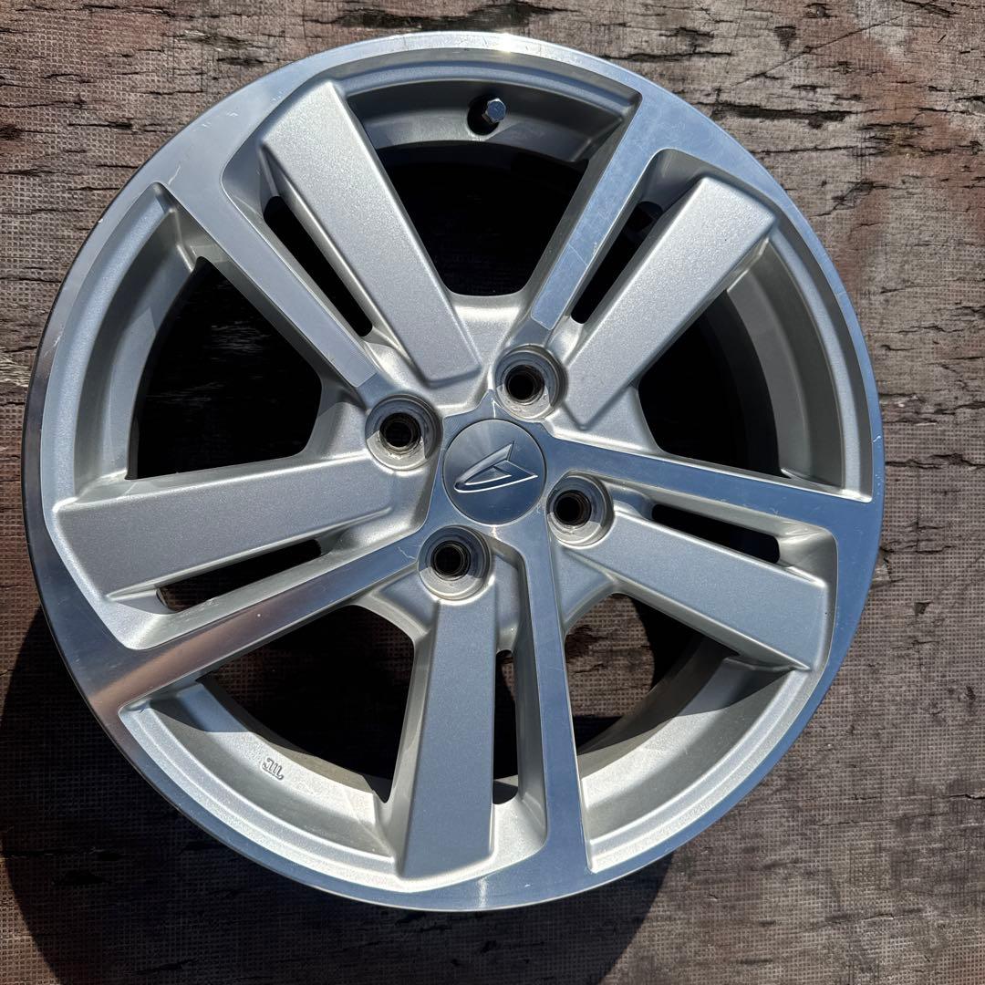 ダイハツ純正ホイール　16インチ