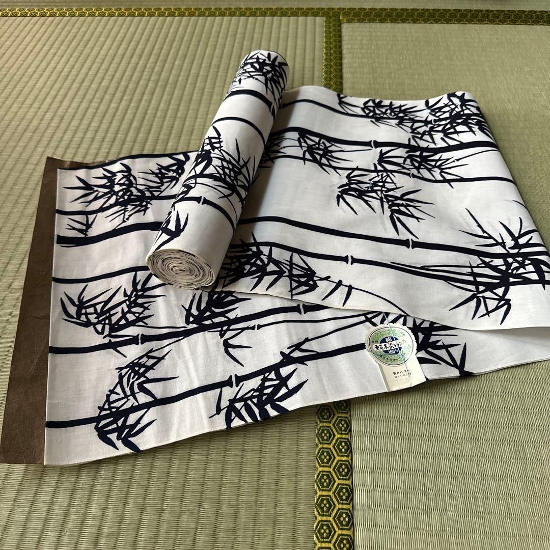 ❶反物　浴衣地　三勝染 ろうけつ染❷竹　小珍染　白地　【未仕立て】