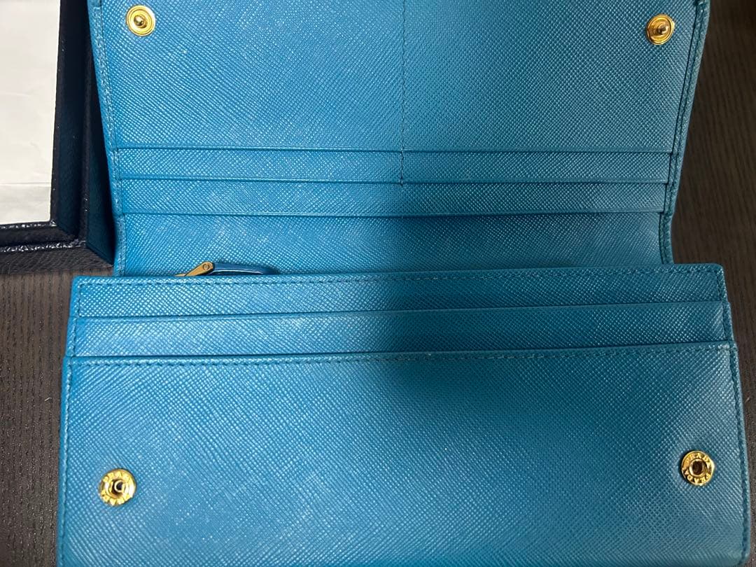 PRADA ブルー レザー 長財布