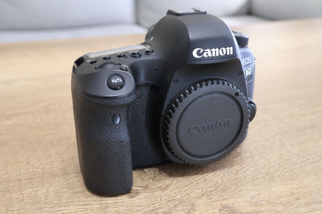 Canon EOS 6D MarkⅡ ボディ フルサイズ一眼レフカメラ
