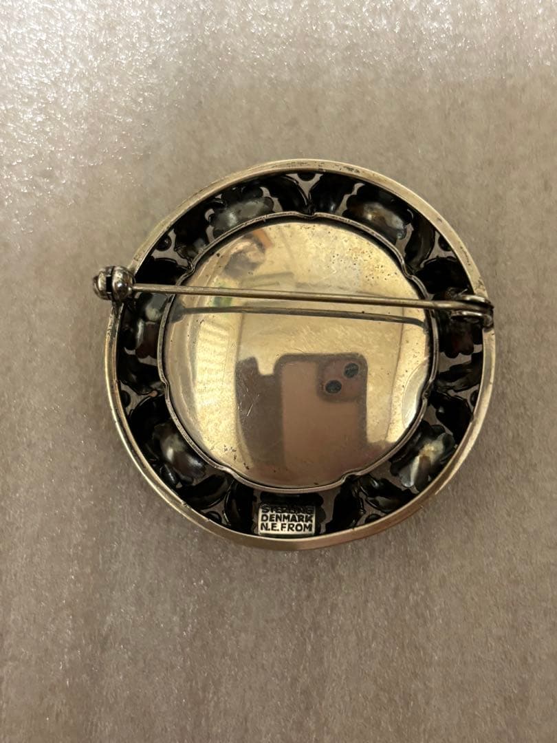 N.E. From フロム　シルバーブローチ