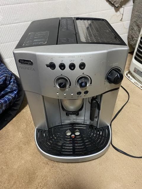 De'Longhi Magnifica エスプレッソマシン