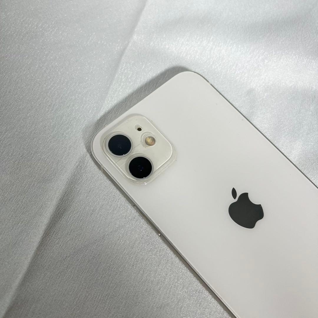 iPhone12 64GB 本体 ホワイト D40