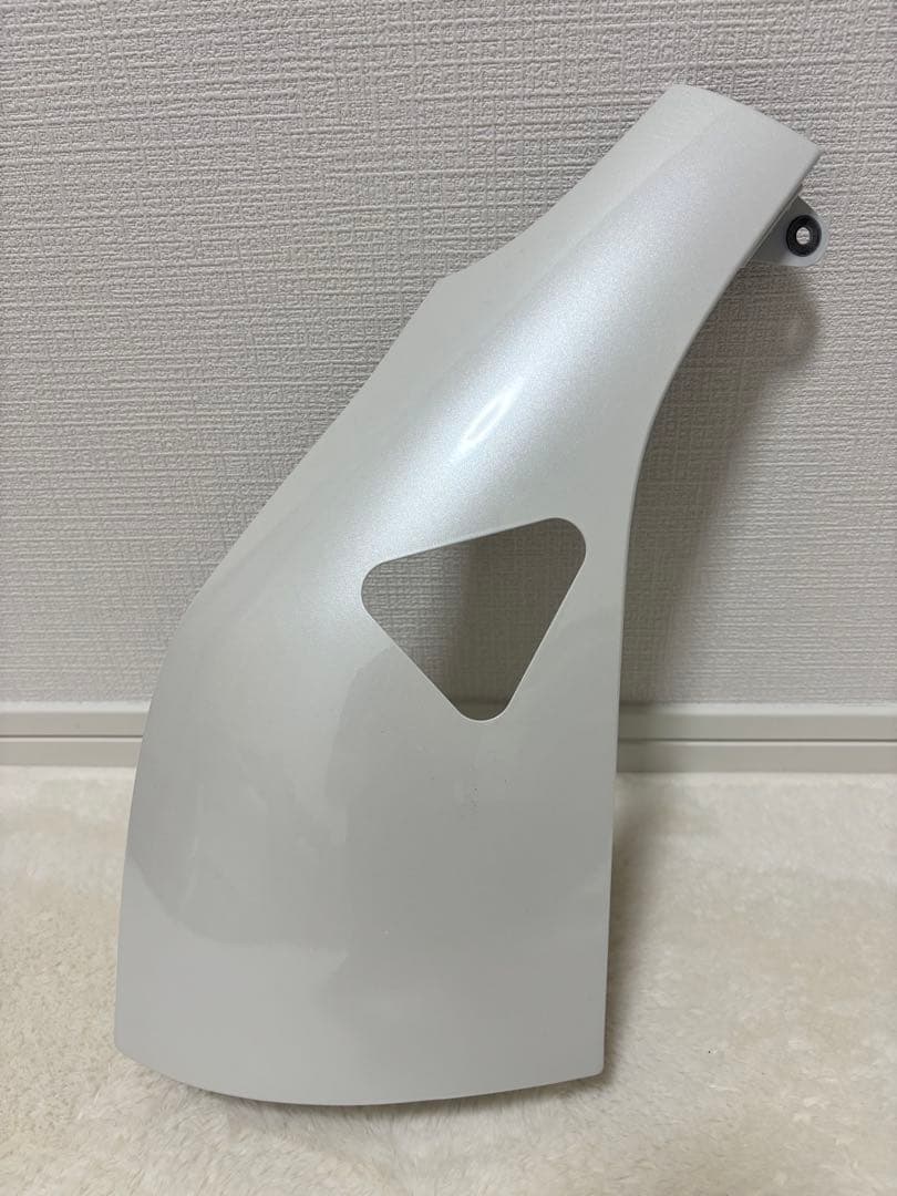 納車即外し　ハイエース　純正ガッツミラー・コーナーパネル　カラー070