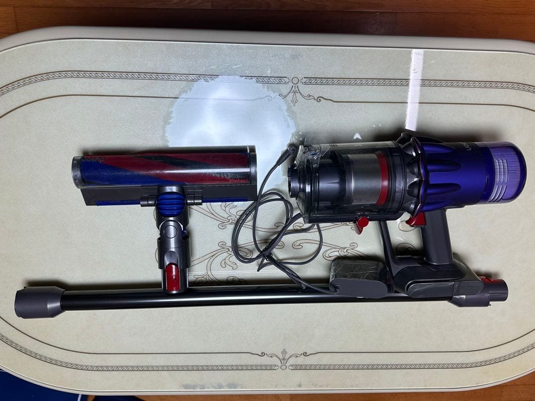 dyson デジタルスリム　SV18 コードレス掃除機